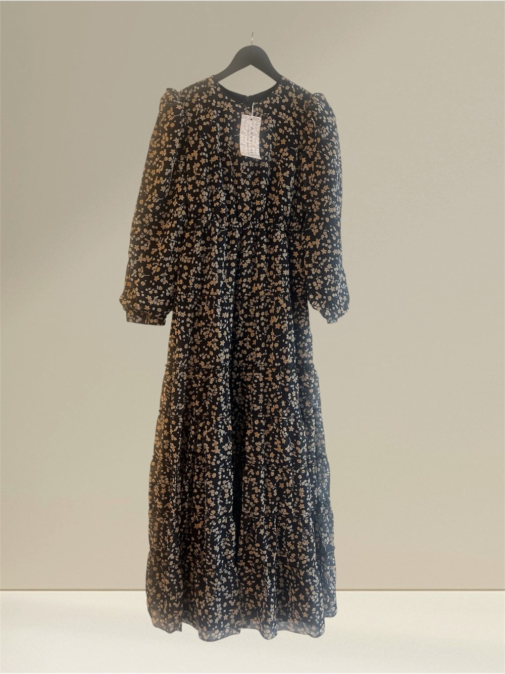 Annah Hariri Eva Shirred Tiered Black Floral Maxi long sleeve Dress size 4